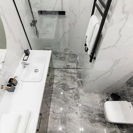 з балконом Apartment