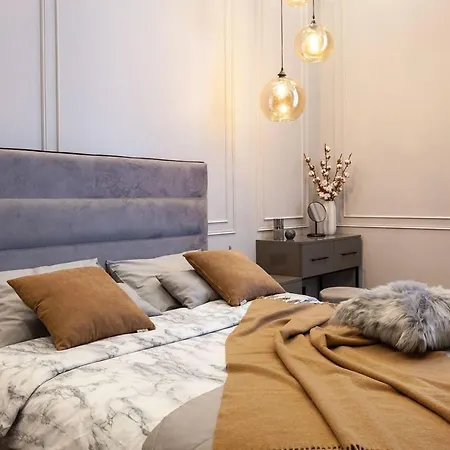 з балконом Apartment